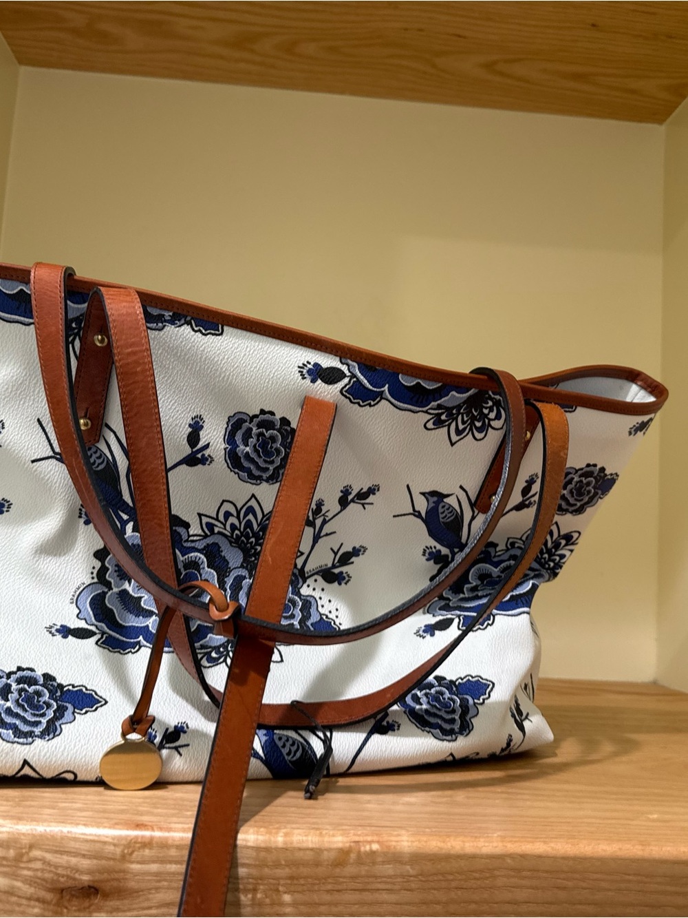 Rare Brahmin All-Day Tote in Blue Delft - Picture 2 of 13